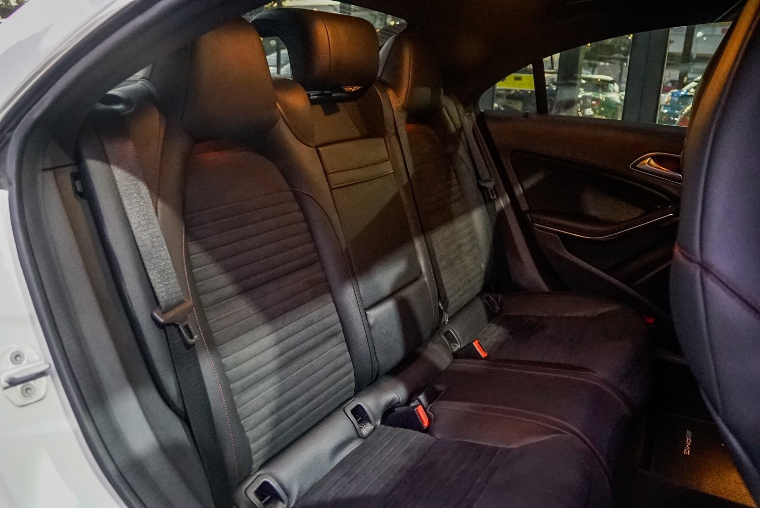 Mercedes-Benz CLA-Class C117 CLA250 ปี 2015 สีขาว (รูปที่ 13)