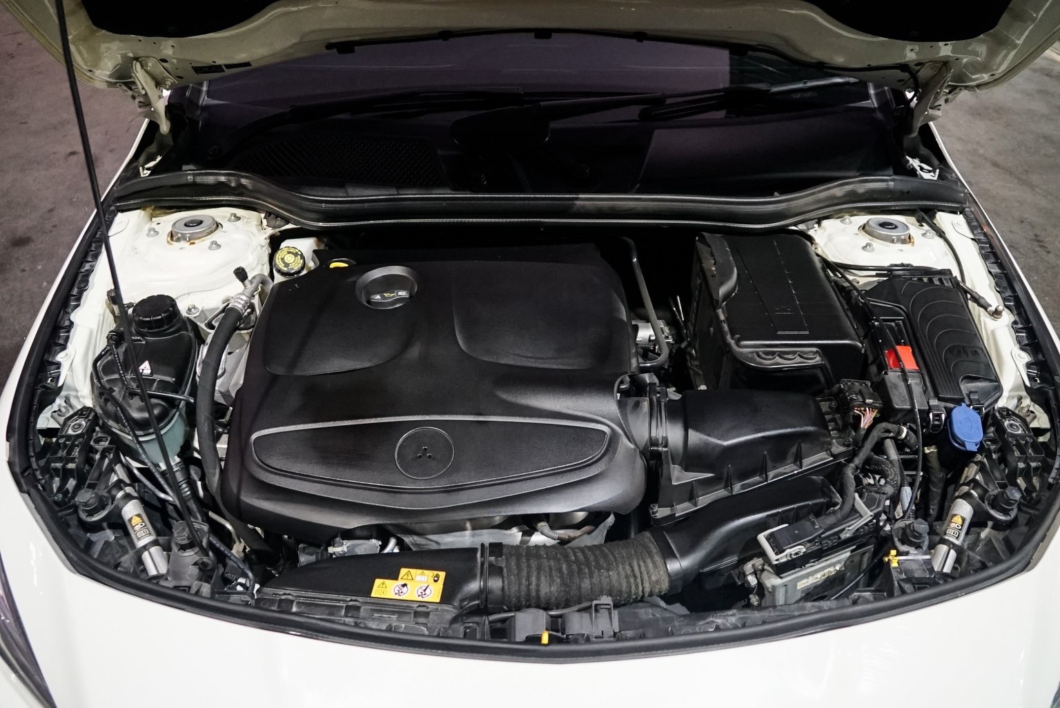 Mercedes-Benz CLA-Class C117 CLA250 ปี 2015 สีขาว (รูปที่ 17)