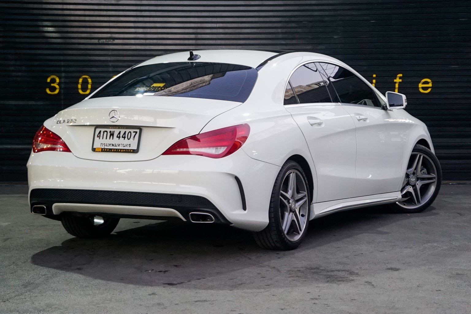 Mercedes-Benz CLA-Class C117 CLA250 ปี 2015 สีขาว (รูปที่ 2)