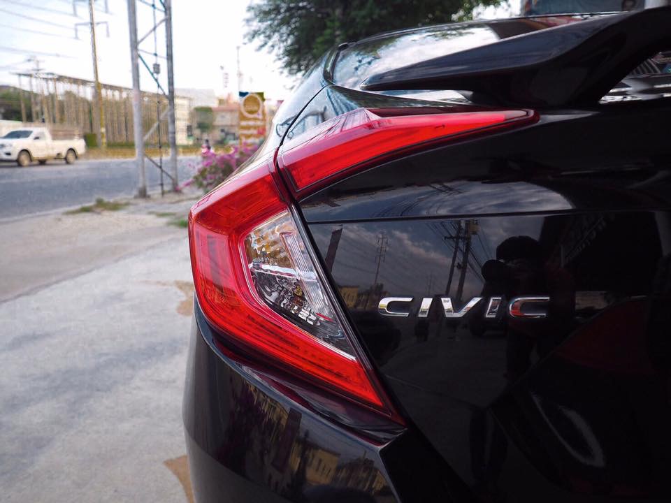 Honda Civic FC Sedan ปี 2017 สีดำ (รูปที่ 4)
