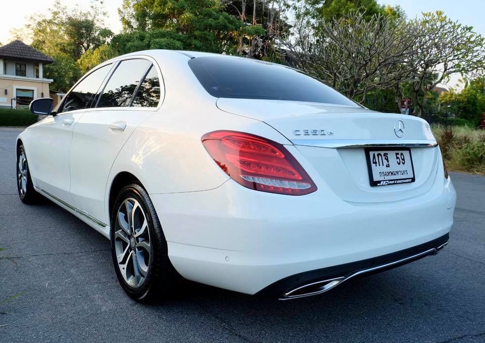 Mercedes-Benz C-Class W205 C350 ปี 2017 สีขาว (รูปที่ 5)