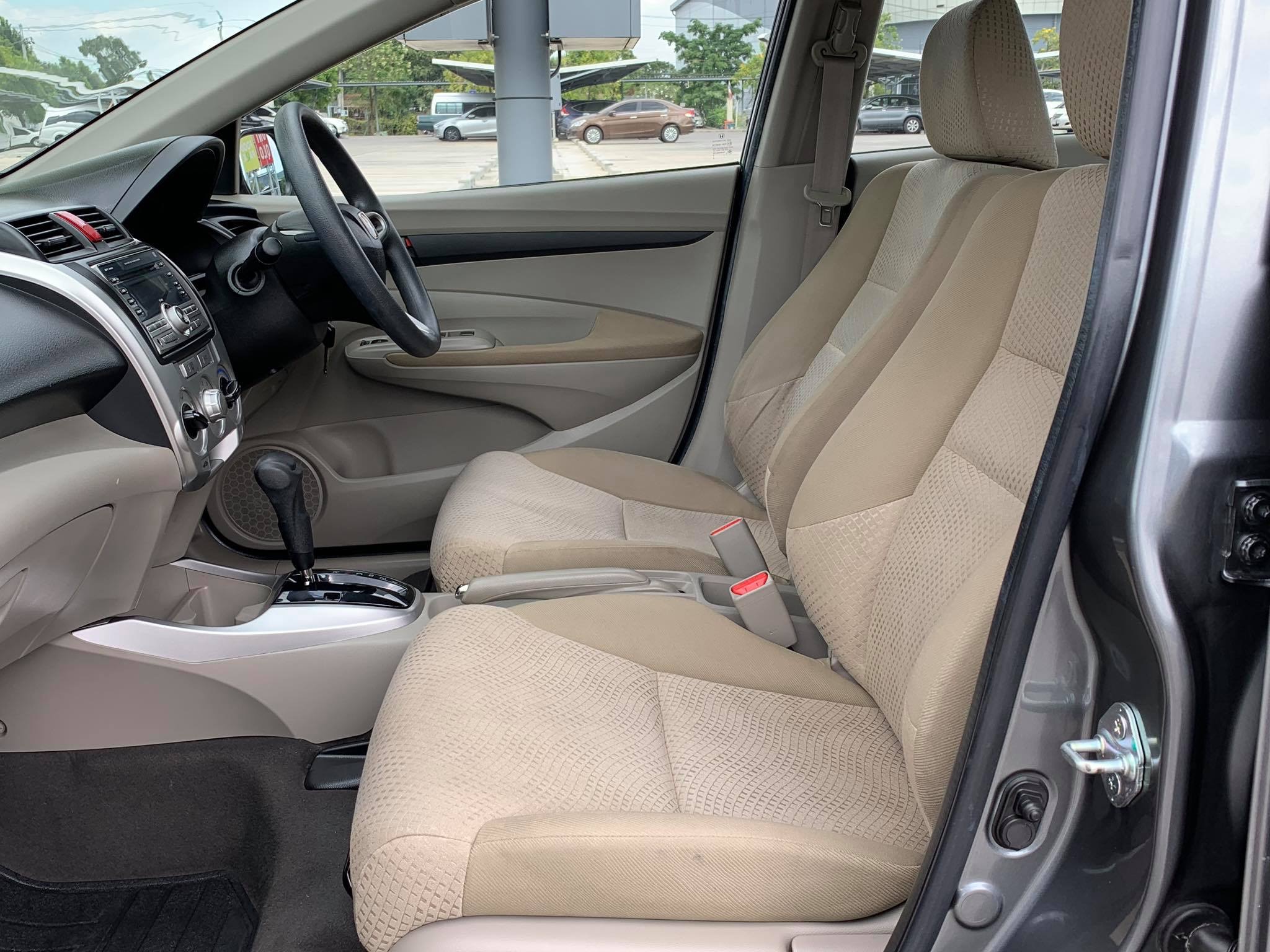 Honda City ปี 2010 สีเทา (รูปที่ 15)
