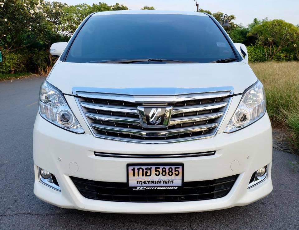 Toyota Alphard ปี 2013 สีขาว