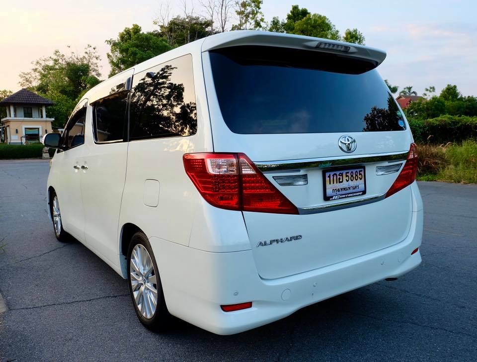 Toyota Alphard ปี 2013 สีขาว