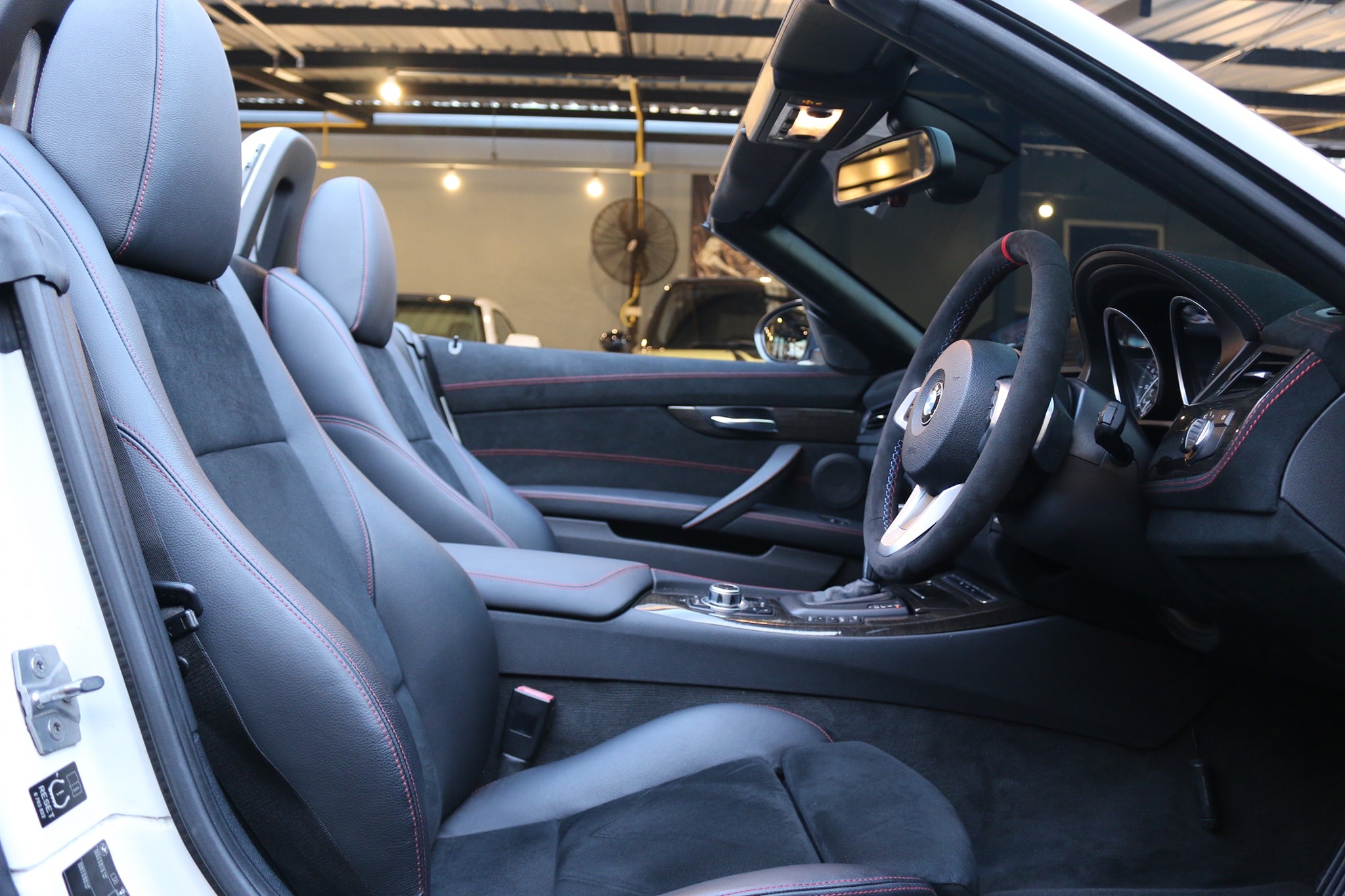 BMW Z4 E89 ปี 2010 สีขาว (รูปที่ 11)