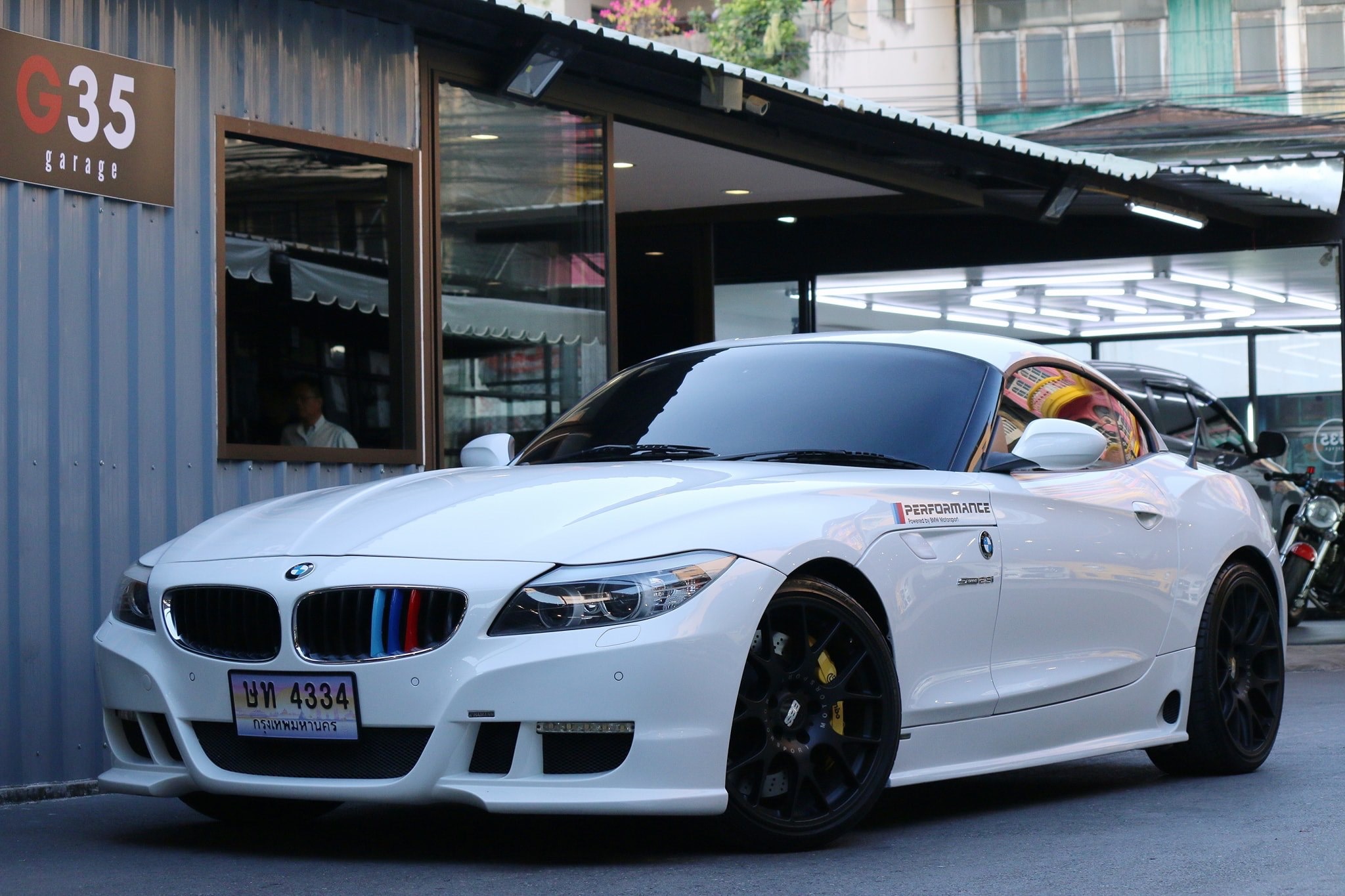 BMW Z4 E89 ปี 2010 สีขาว