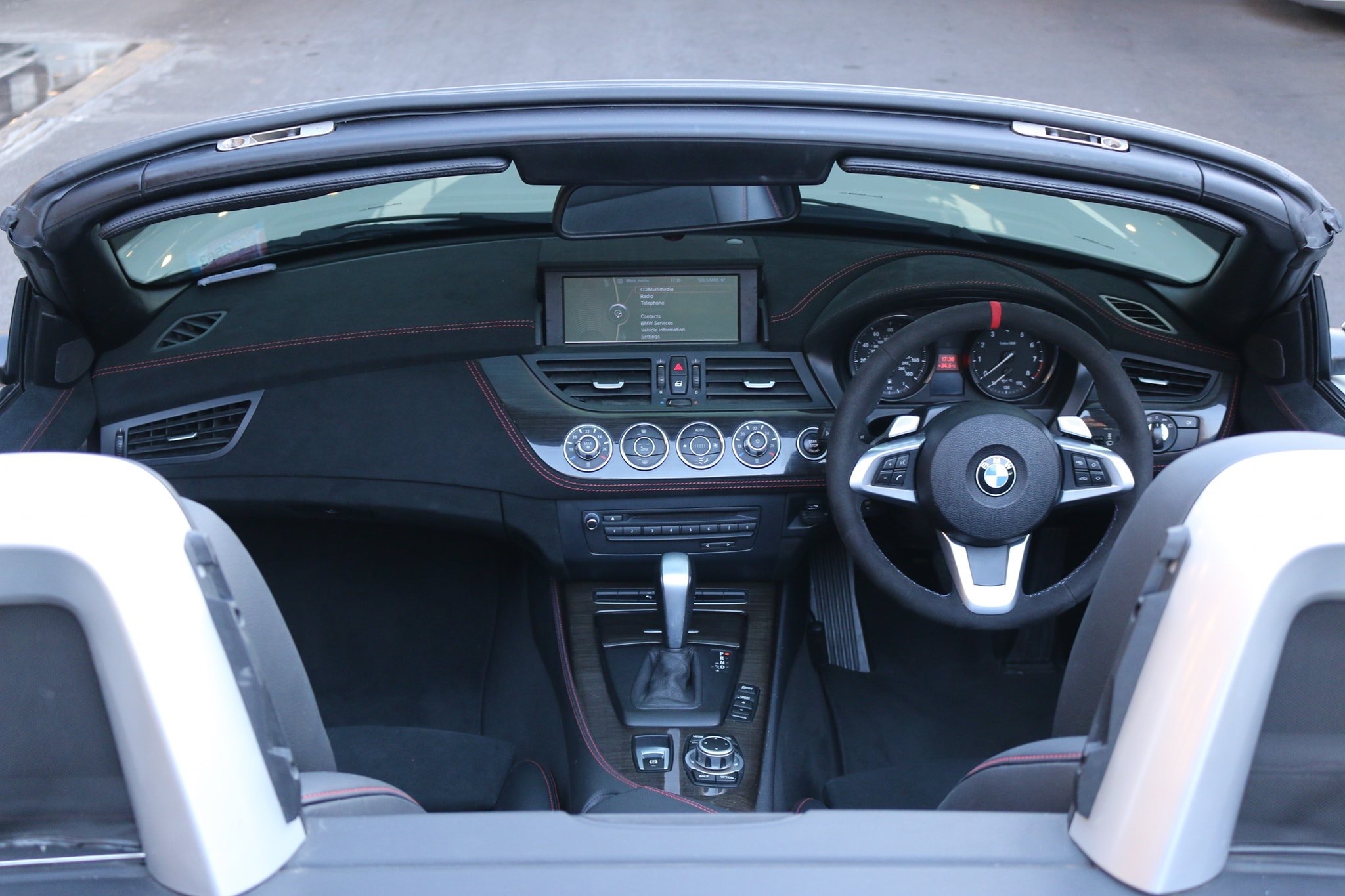 BMW Z4 E89 ปี 2010 สีขาว (รูปที่ 9)