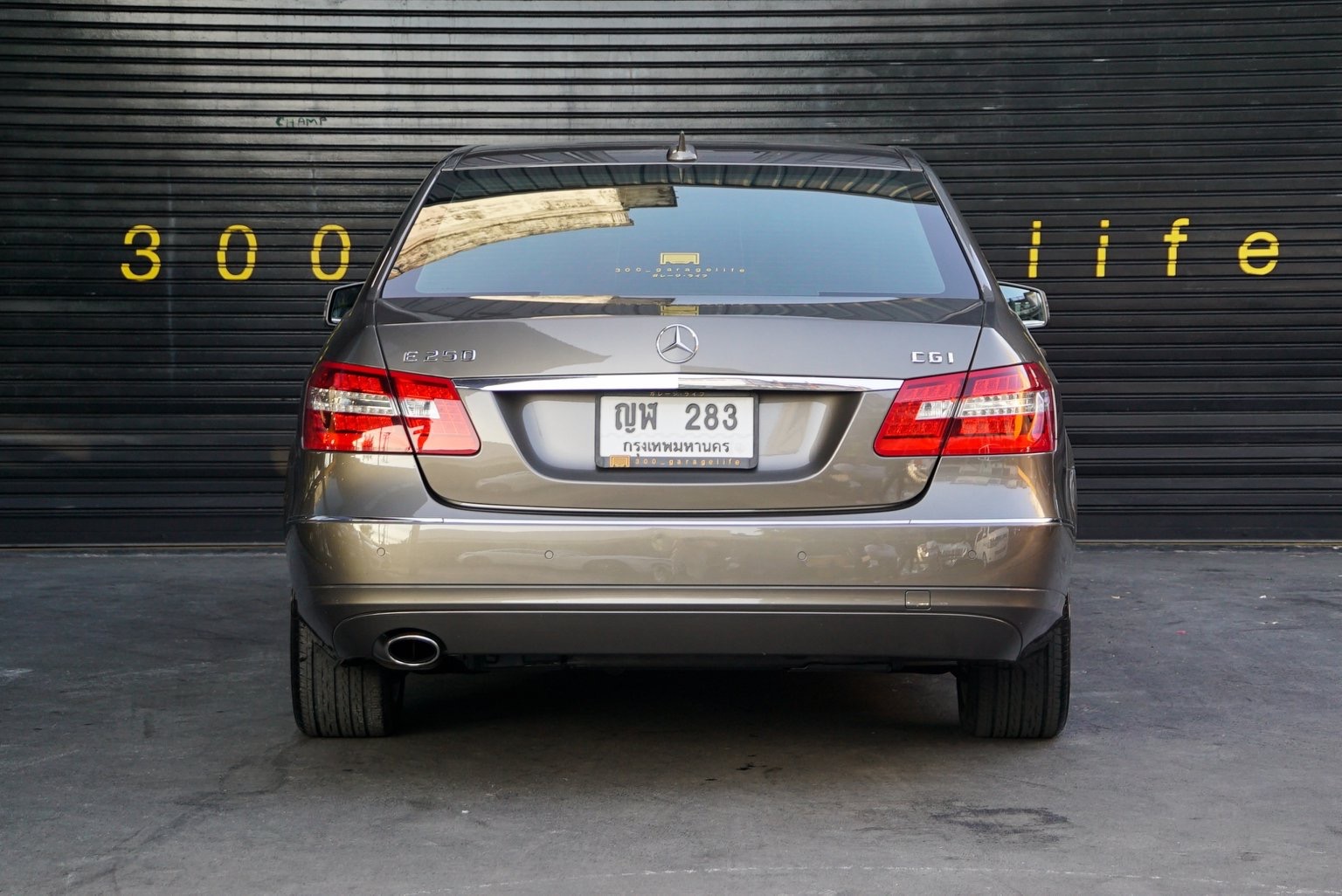 Mercedes-Benz E-Class W212 E250 ปี 2010 สีเทา (รูปที่ 3)