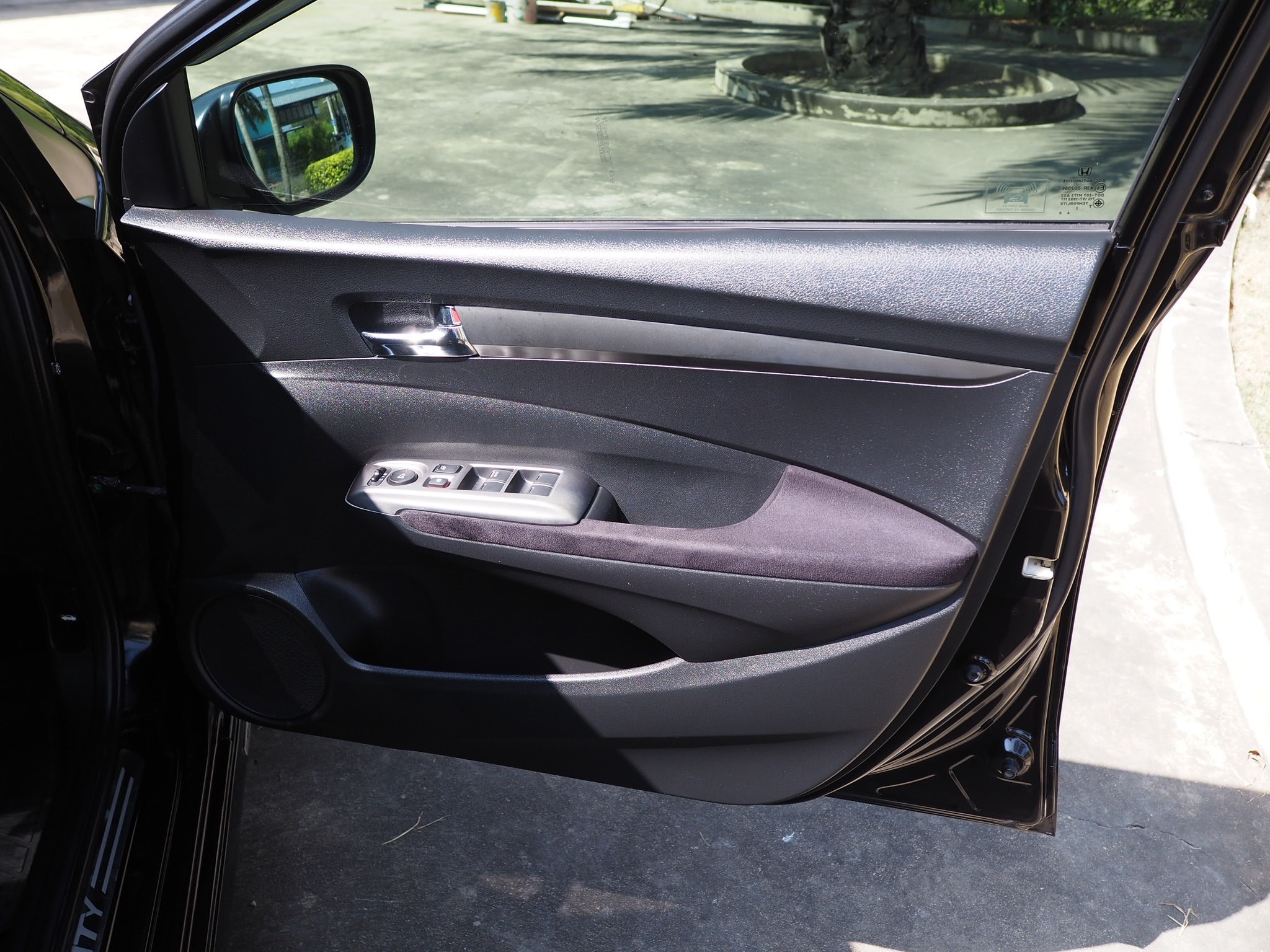 Honda City ปี 2013 สีดำ (รูปที่ 8)