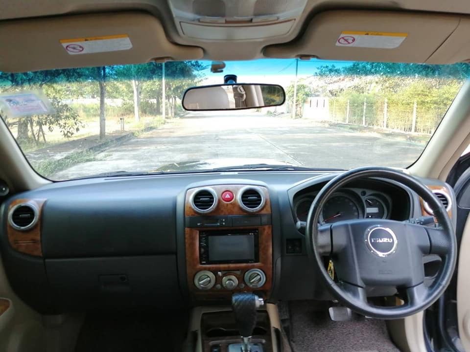 Isuzu MU-7 ปี 2007 สีดำ (รูปที่ 9)