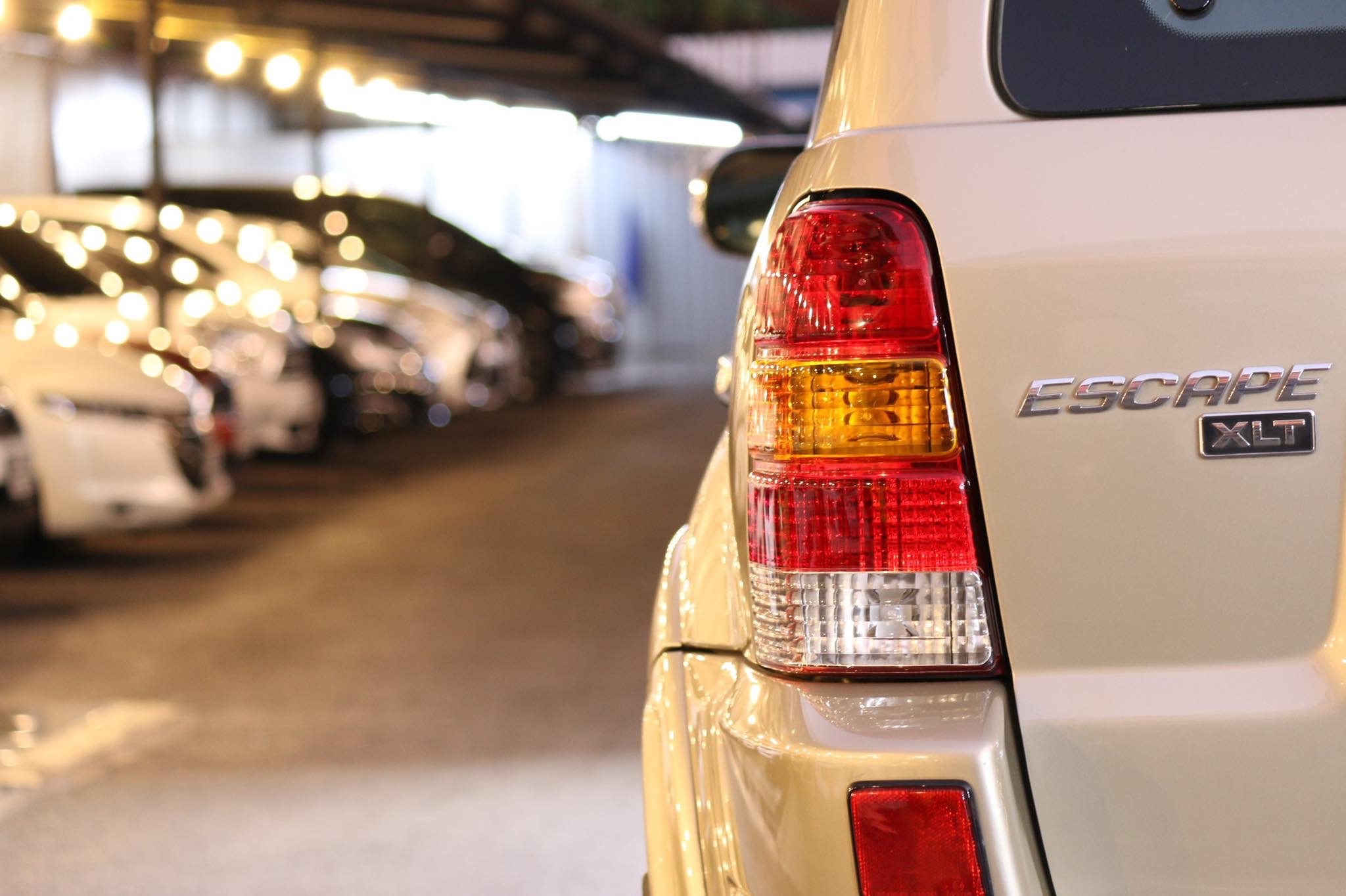 Ford Escape ปี 2004 สีทอง (รูปที่ 7)