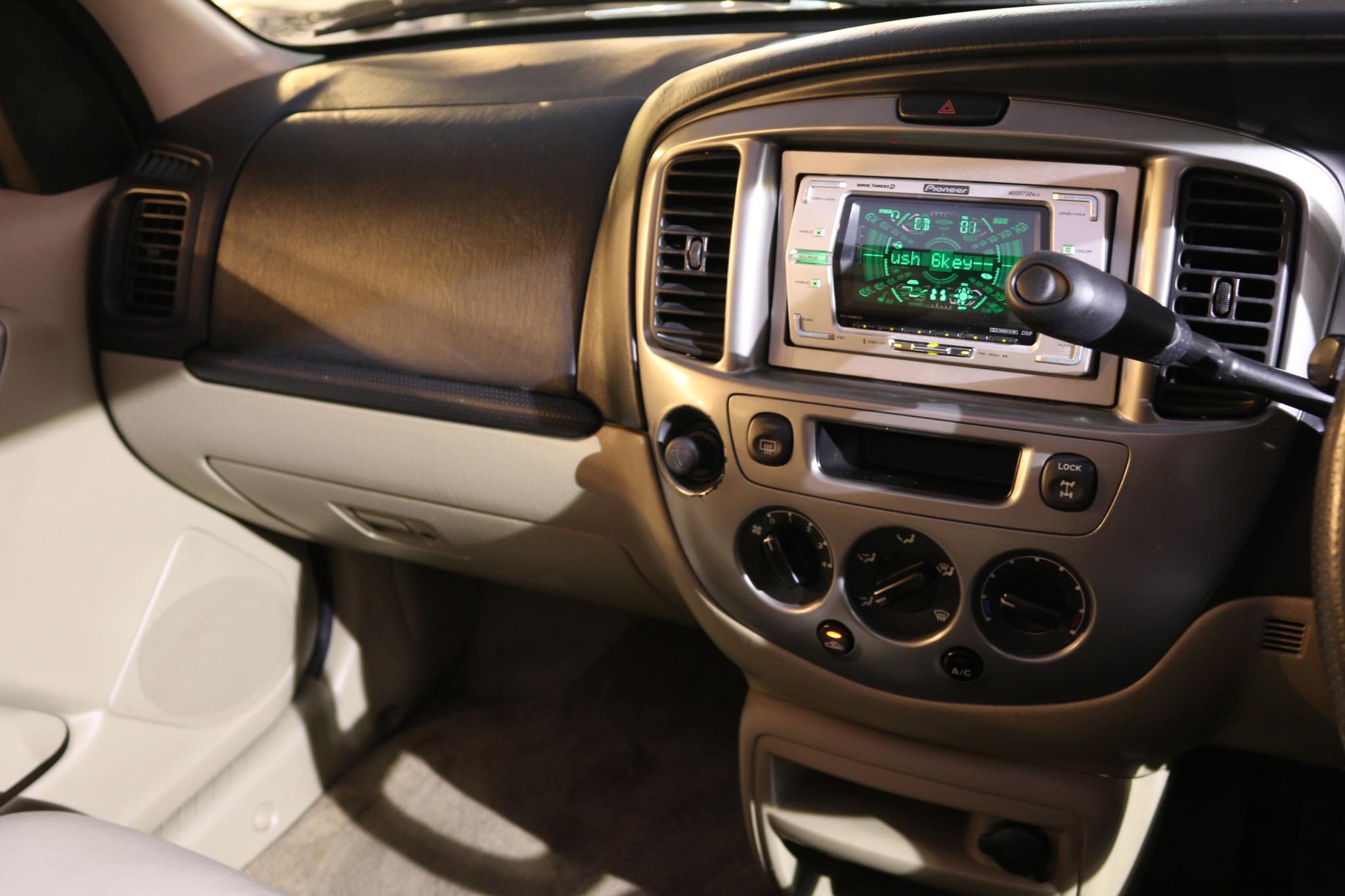 Ford Escape ปี 2004 สีทอง (รูปที่ 21)