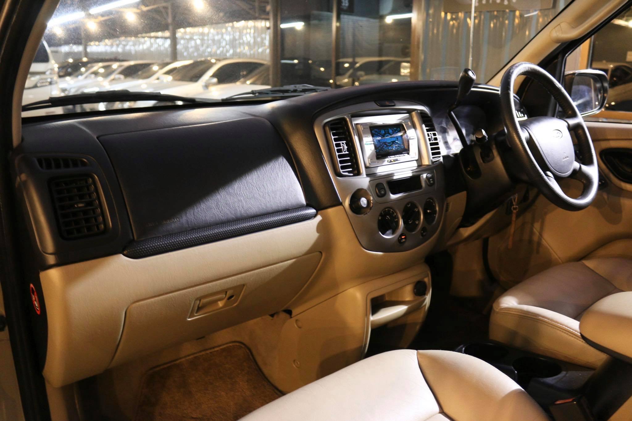 Ford Escape ปี 2004 สีทอง (รูปที่ 13)