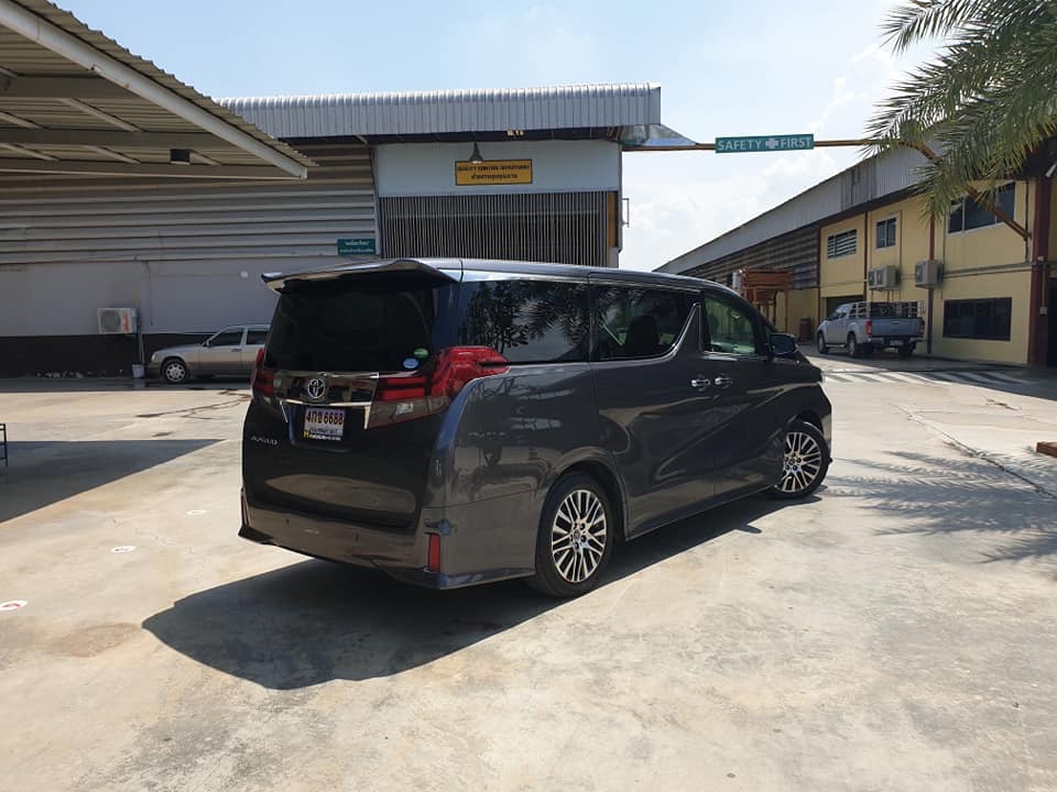 Toyota Alphard ปี 2015 สีเทา (รูปที่ 2)