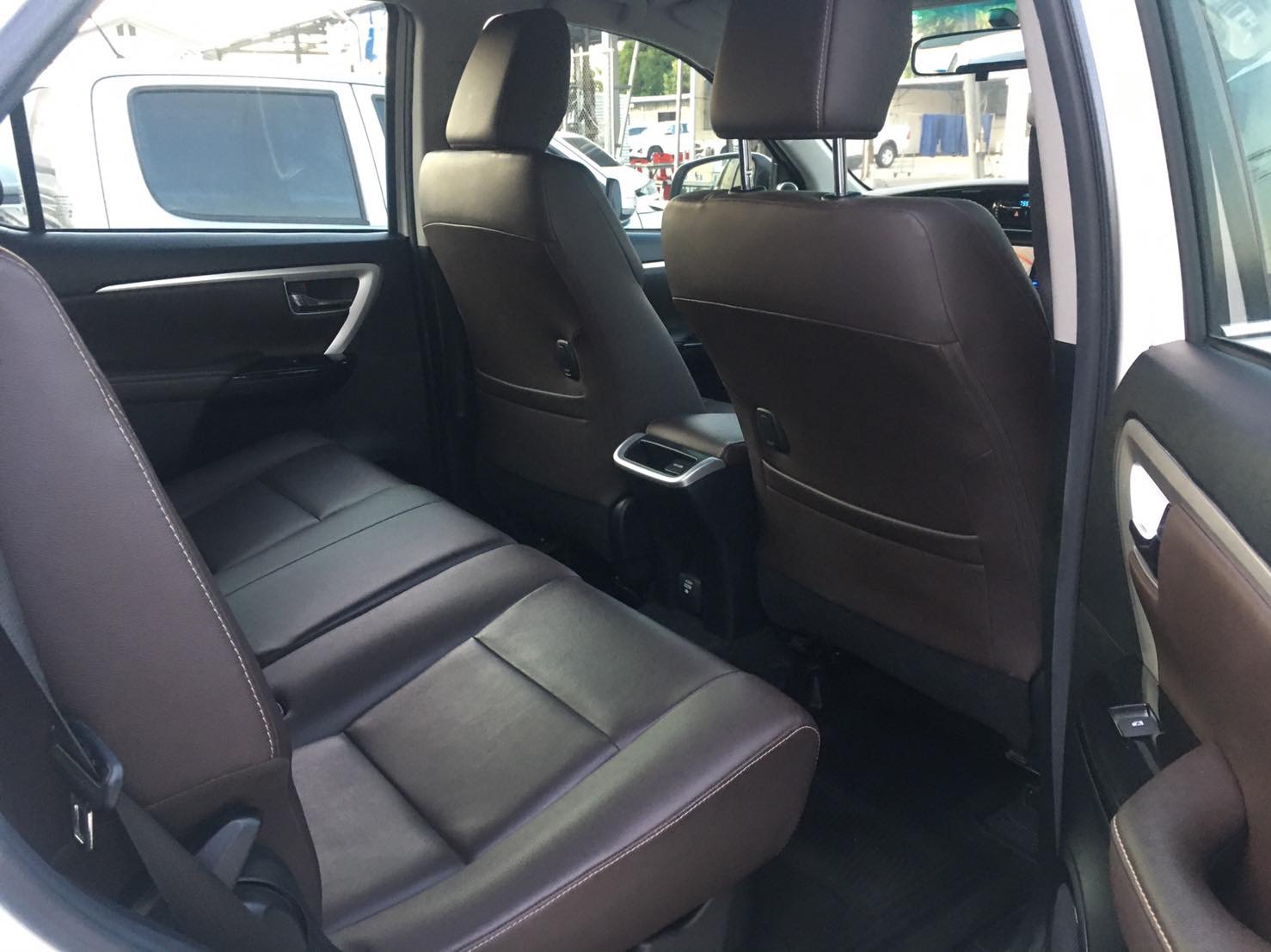 Toyota Fortuner ปี 2017 สีขาว (รูปที่ 9)