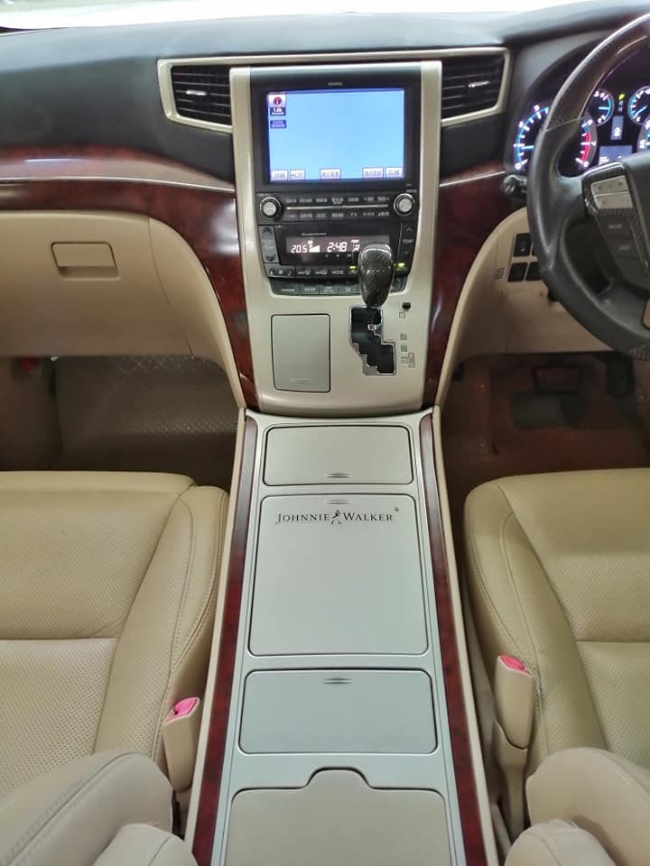 Toyota Vellfire ปี 2009 สีขาว (รูปที่ 6)