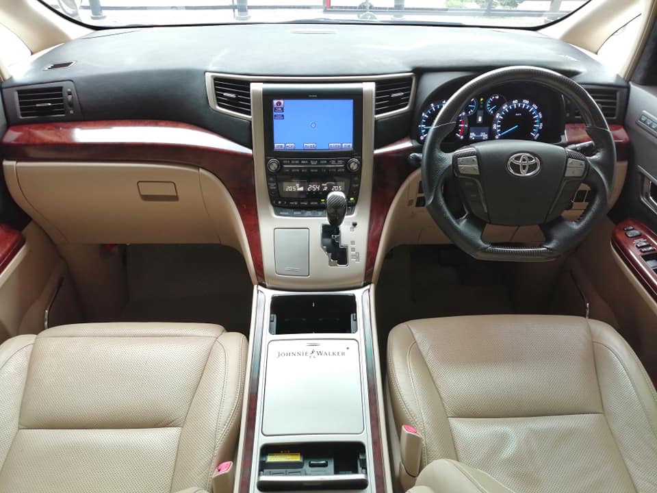 Toyota Vellfire ปี 2009 สีขาว (รูปที่ 5)