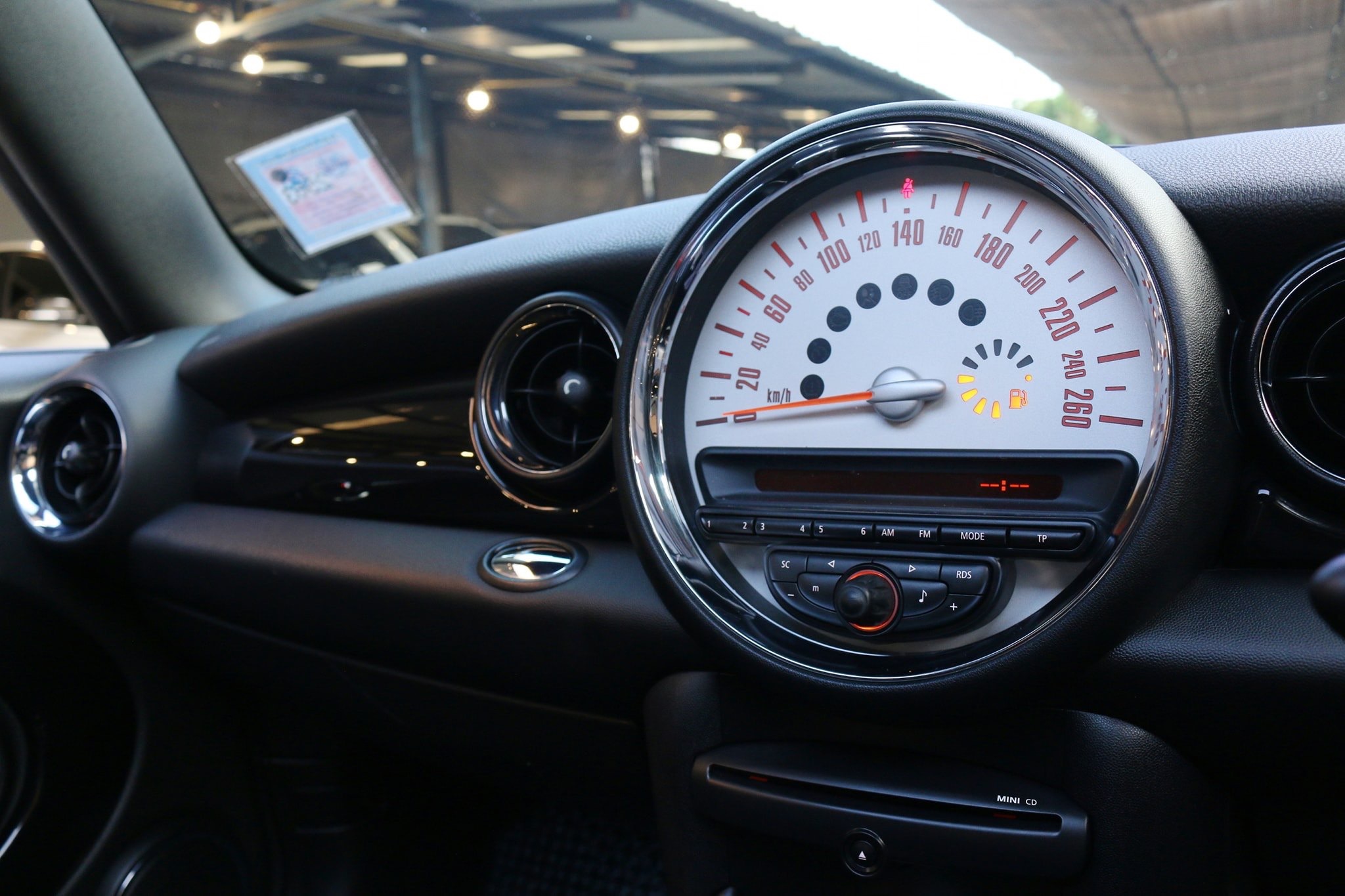 Mini Hatch (Cooper) Gen2 R56 ปี 2011 สีส้ม (รูปที่ 18)