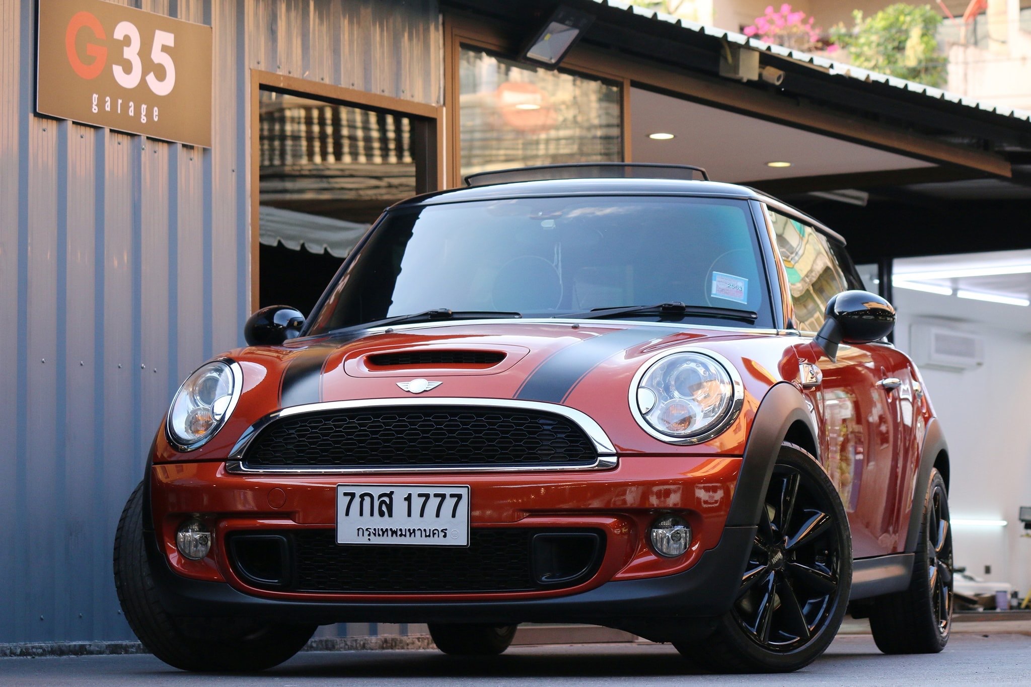 Mini Hatch (Cooper) Gen2 R56 ปี 2011 สีส้ม