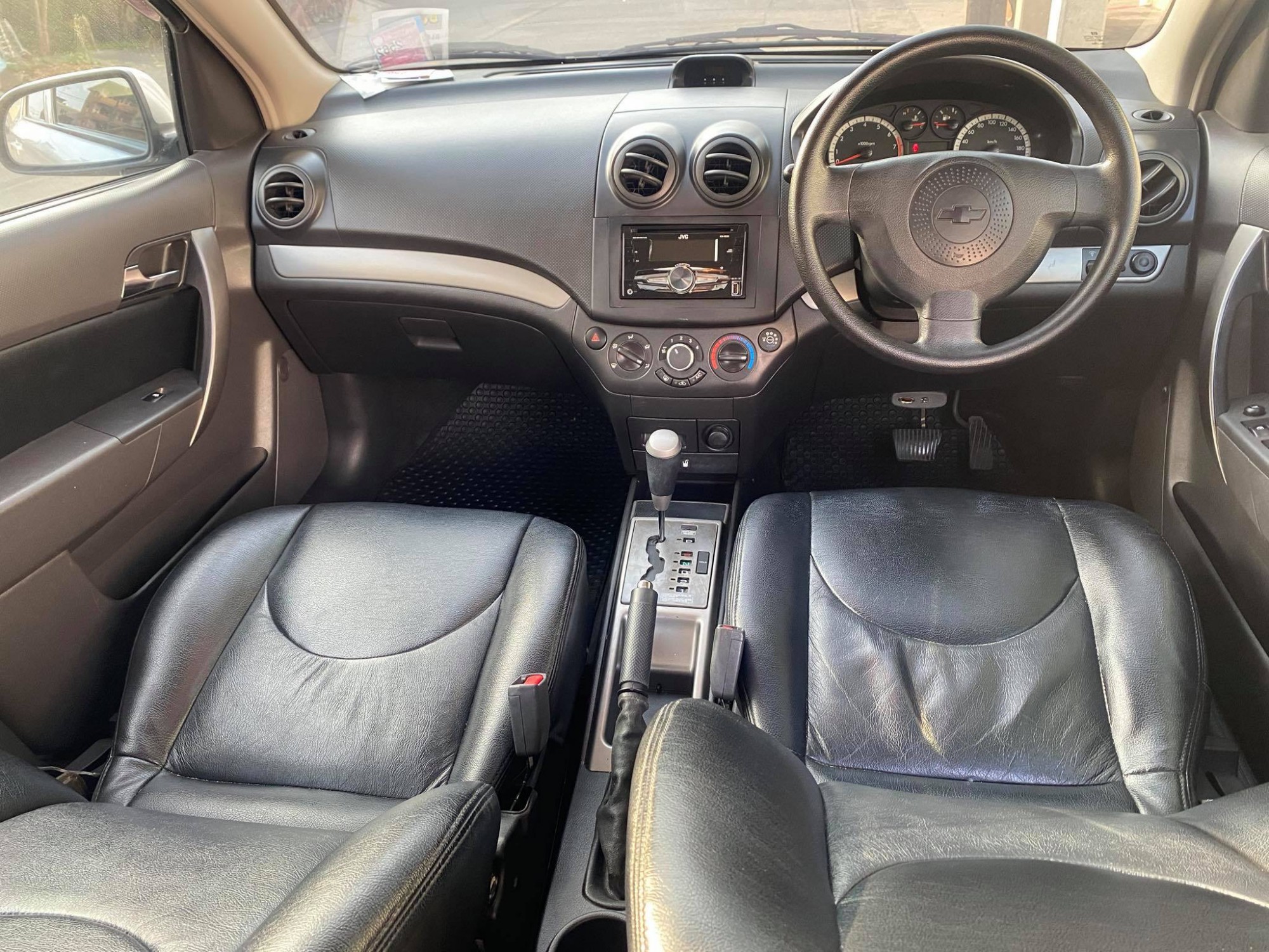 Chevrolet Aveo ปี 2011 สีเงิน (รูปที่ 12)