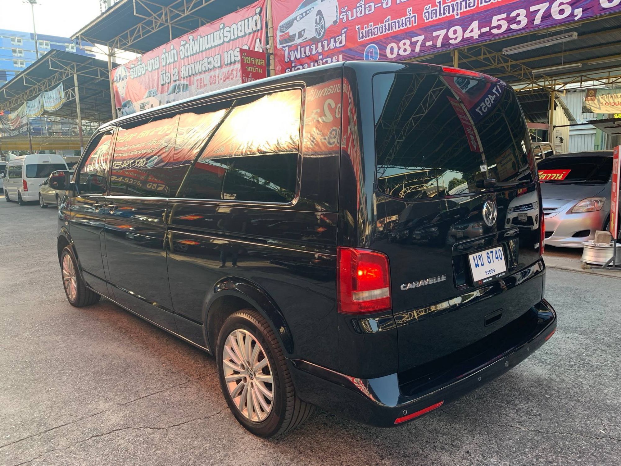 Volkswagen Transporter (Caravelle) Caravelle ปี 2013 สีดำ (รูปที่ 6)