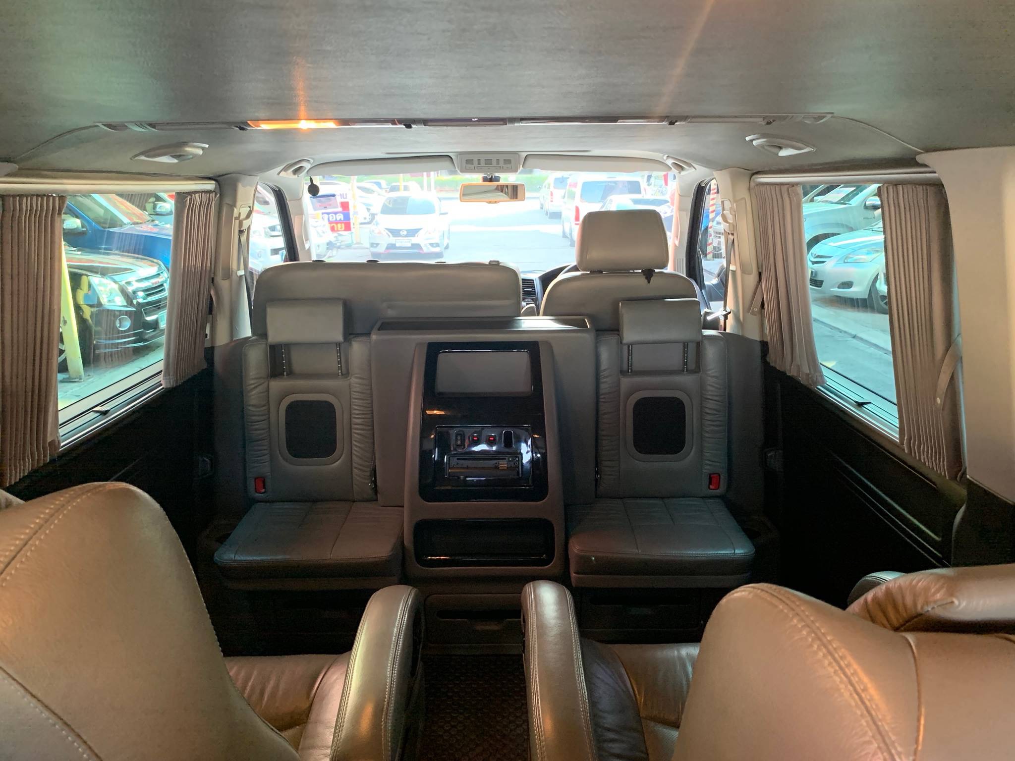 Volkswagen Transporter (Caravelle) Caravelle ปี 2013 สีดำ (รูปที่ 13)