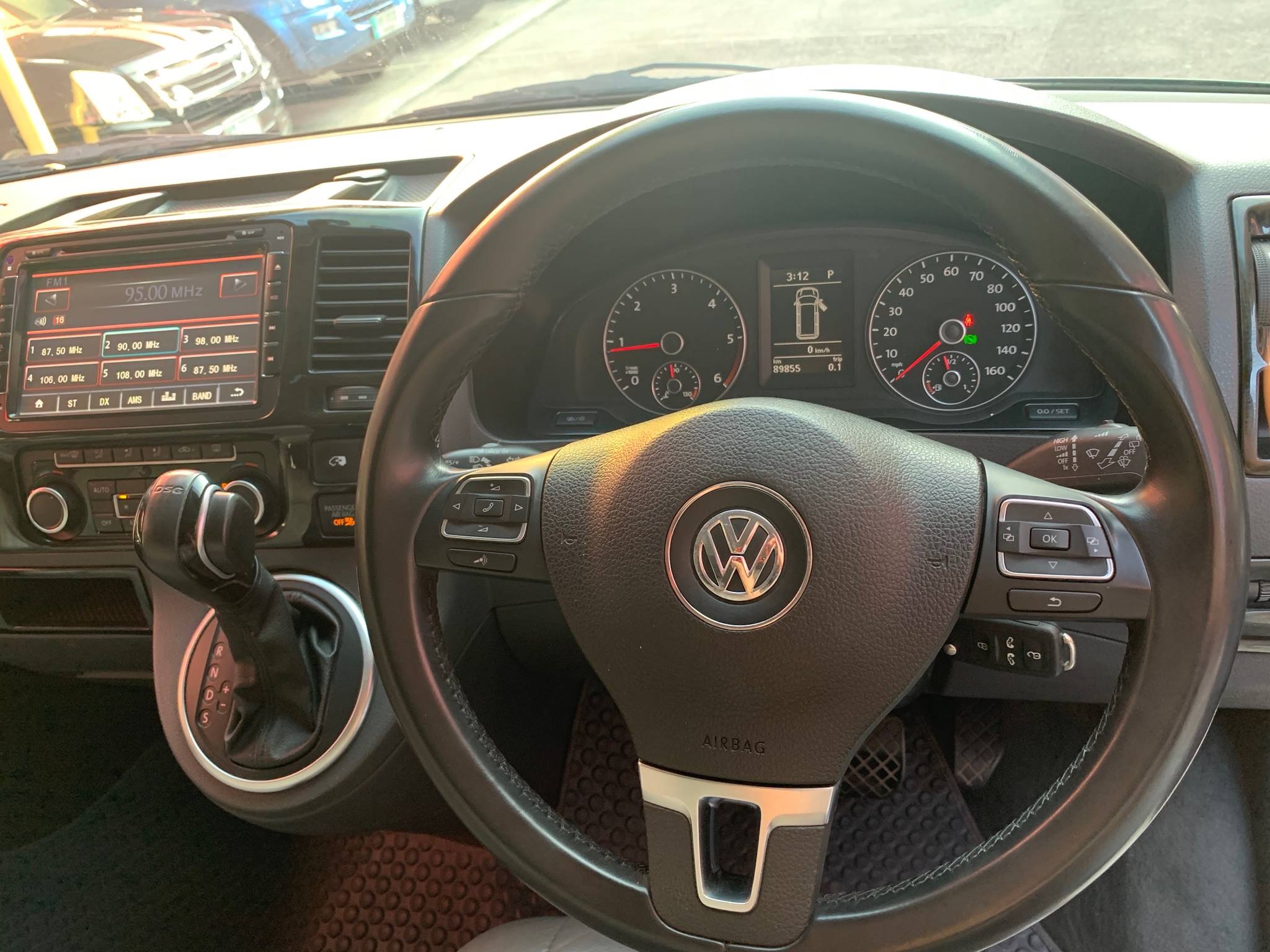 Volkswagen Transporter (Caravelle) Caravelle ปี 2013 สีดำ (รูปที่ 8)