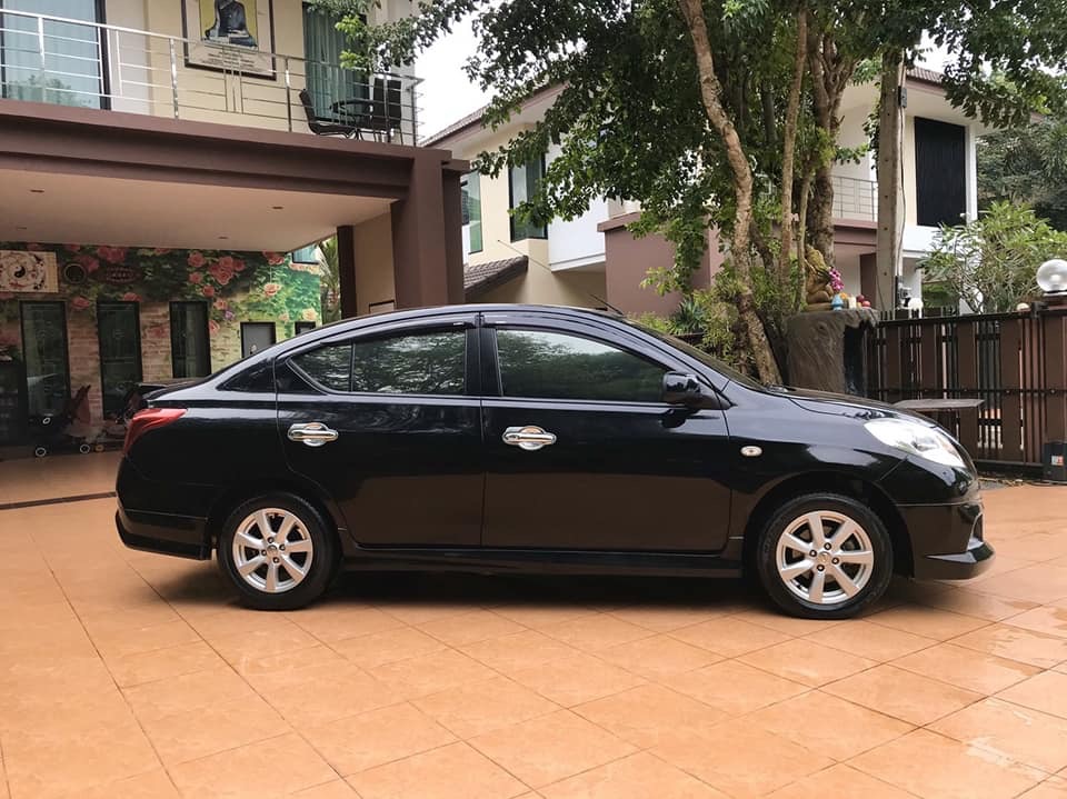 Nissan Almera ปี 2012 สีดำ (รูปที่ 4)