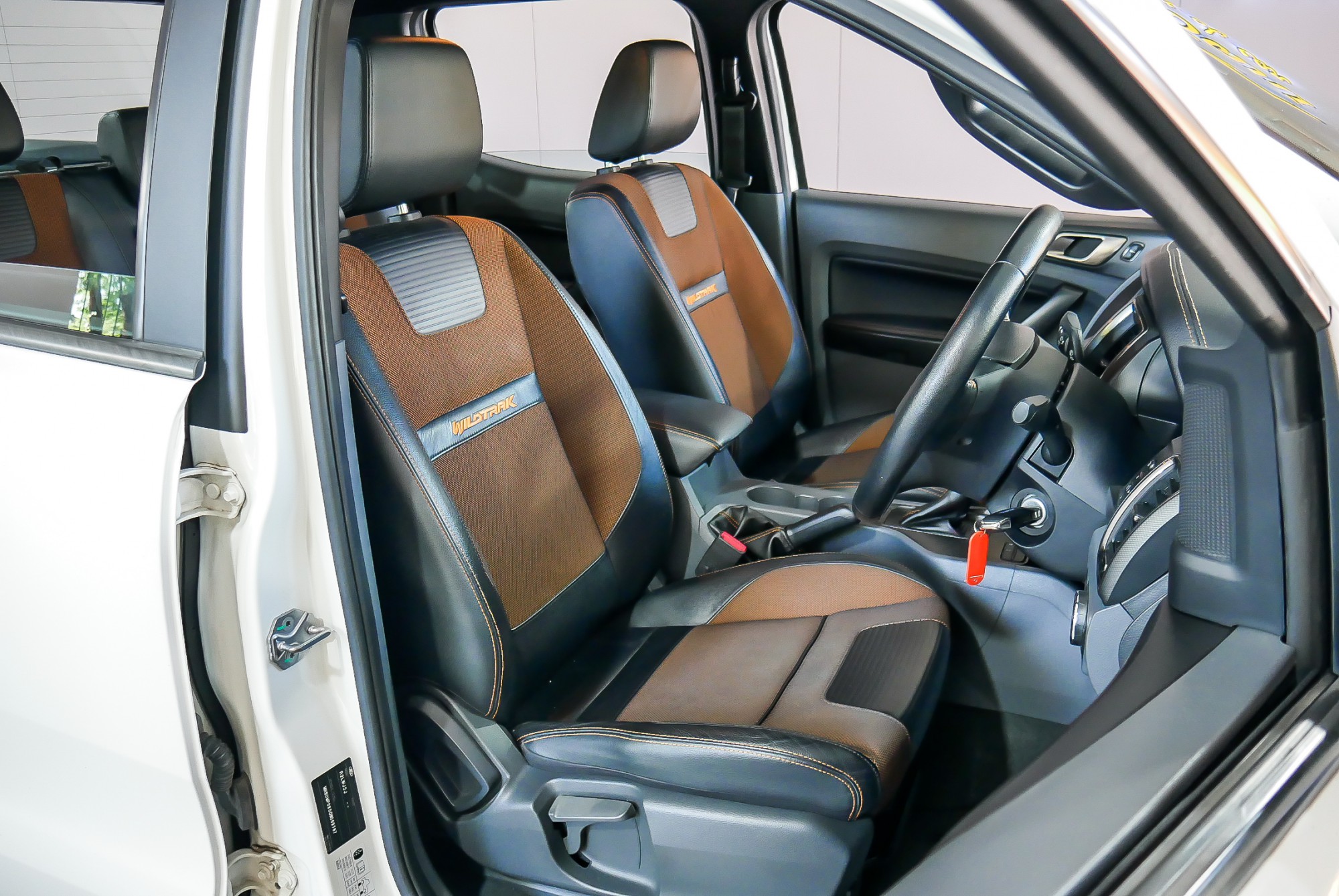 FORD RANGER DOUBLECAB 2.2 WILDTACK HI-RIDER MNC AT ปี 2016 สีขาว (รูปที่ 12)