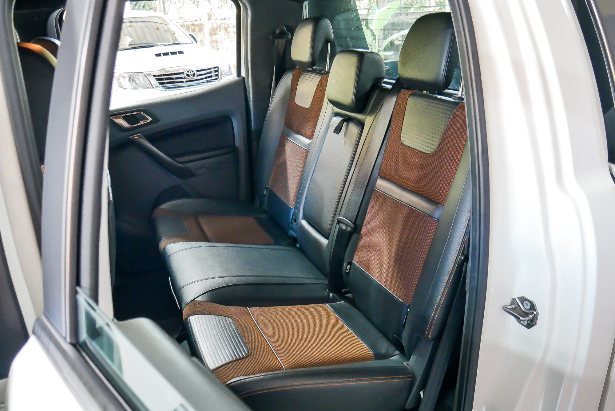 FORD RANGER DOUBLECAB 2.2 WILDTACK HI-RIDER MNC AT ปี 2016 สีขาว (รูปที่ 17)