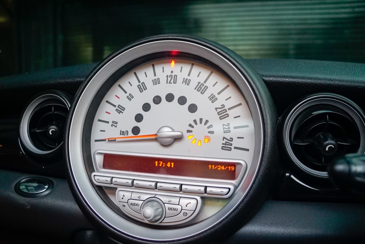 Mini Hatch (Cooper) Gen2 R56 ปี 2008 สีขาว (รูปที่ 6)