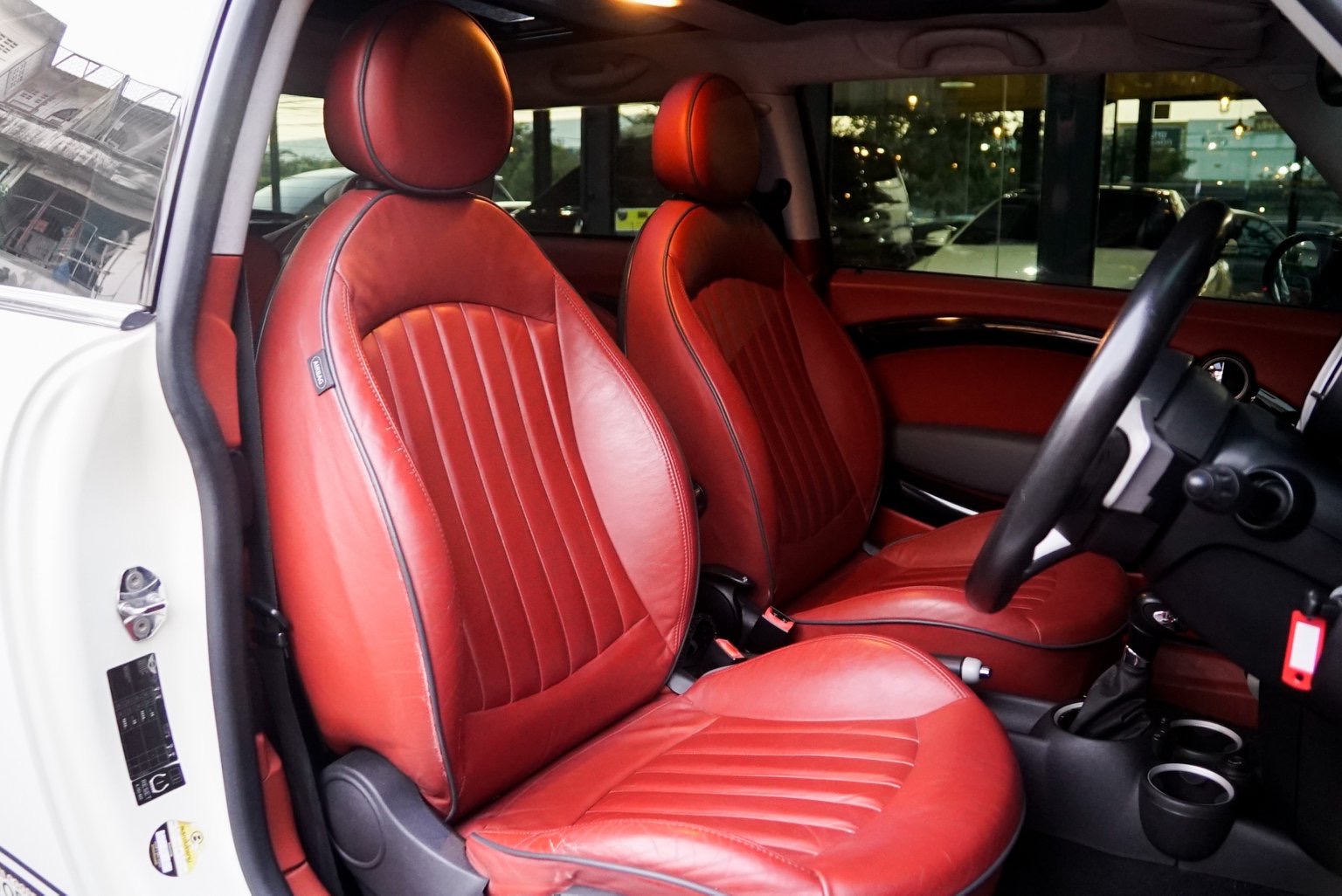 Mini Hatch (Cooper) Gen2 R56 ปี 2008 สีขาว (รูปที่ 11)