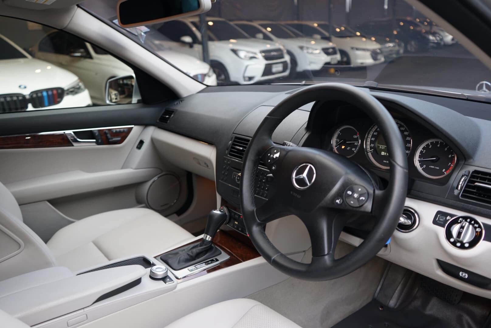 Mercedes-Benz C-Class W204 C200 ปี 2009 สีเงิน (รูปที่ 19)