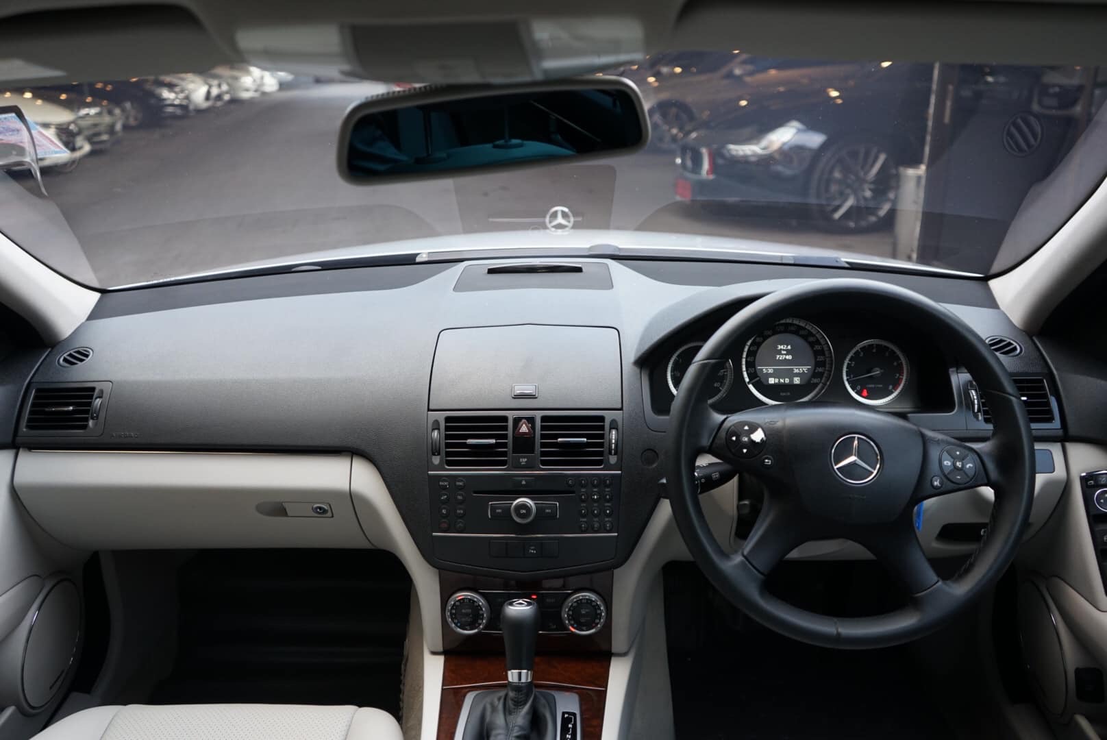 Mercedes-Benz C-Class W204 C200 ปี 2009 สีเงิน (รูปที่ 18)