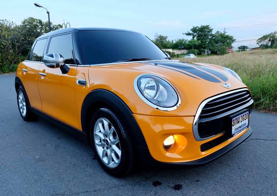 Mini Hatch (Cooper) Gen3 F55 (5 ประตู) ปี 2016 สีส้ม