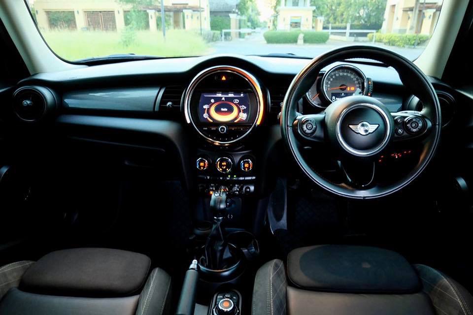 Mini Hatch (Cooper) Gen3 F55 (5 ประตู) ปี 2016 สีส้ม (รูปที่ 10)