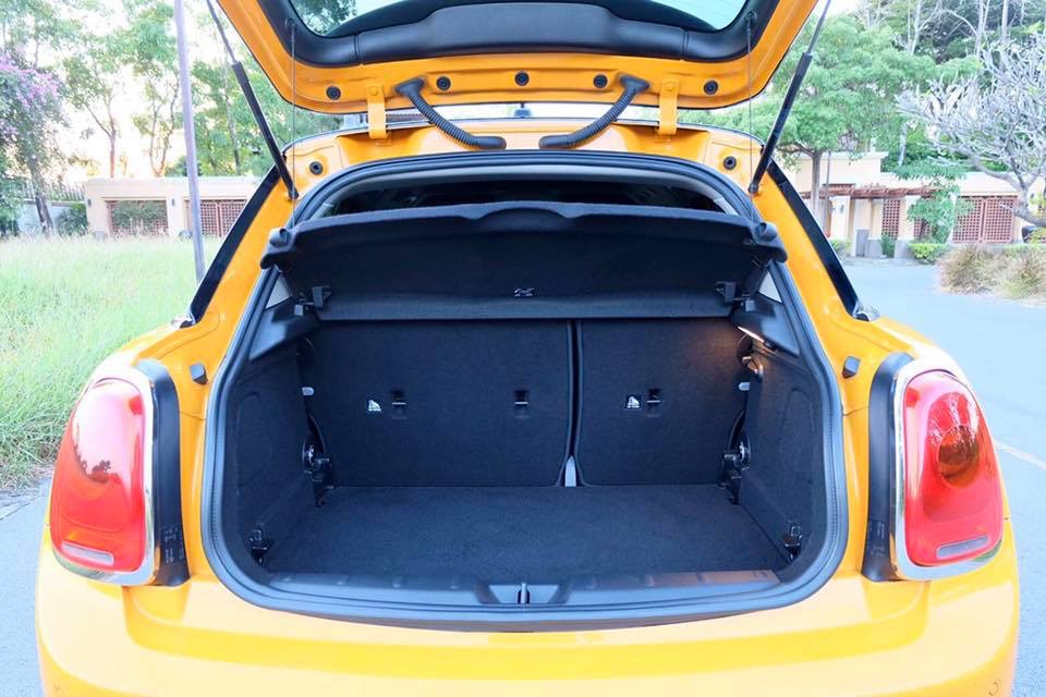 Mini Hatch (Cooper) Gen3 F55 (5 ประตู) ปี 2016 สีส้ม (รูปที่ 14)