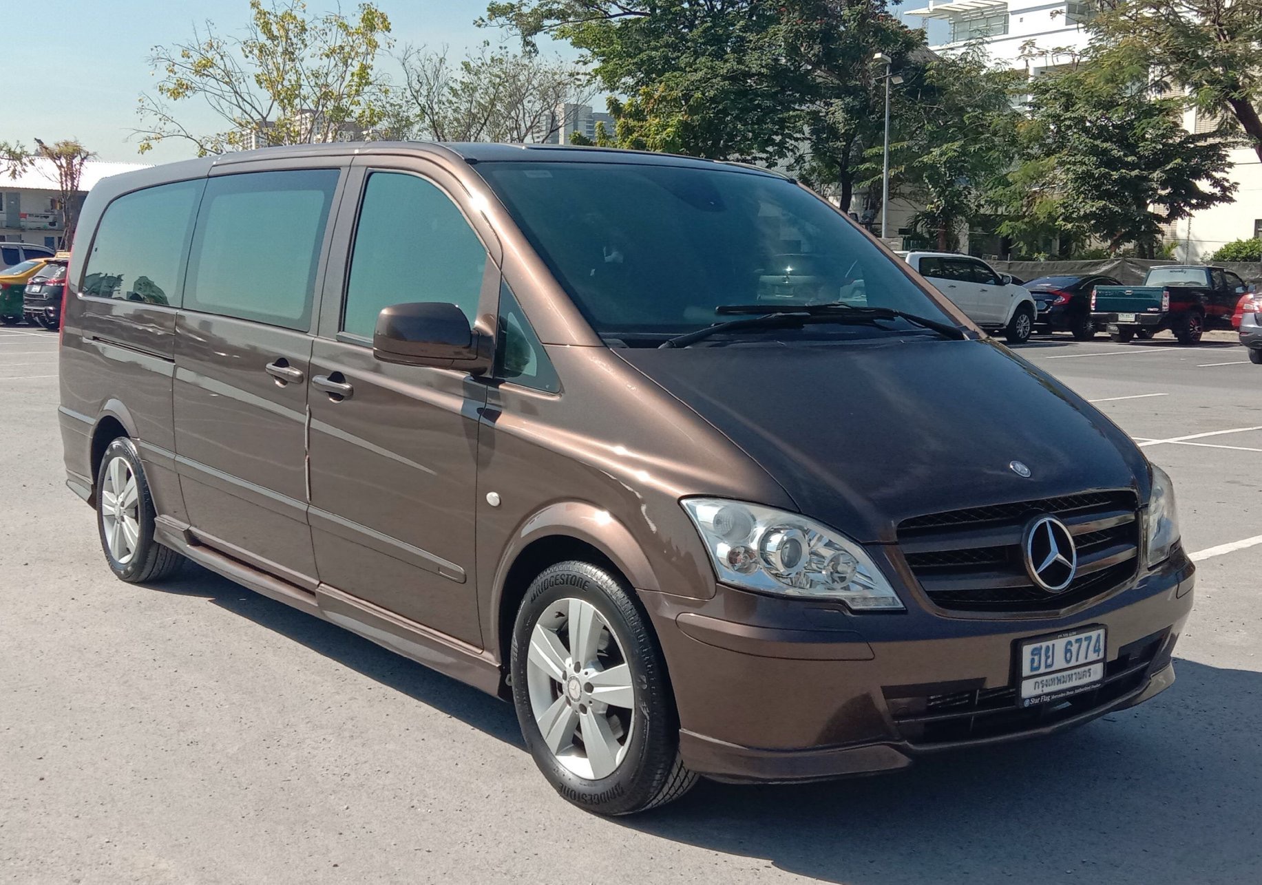 Mercedes-Benz V-Class W639 ปี 2014 สีน้ำตาล