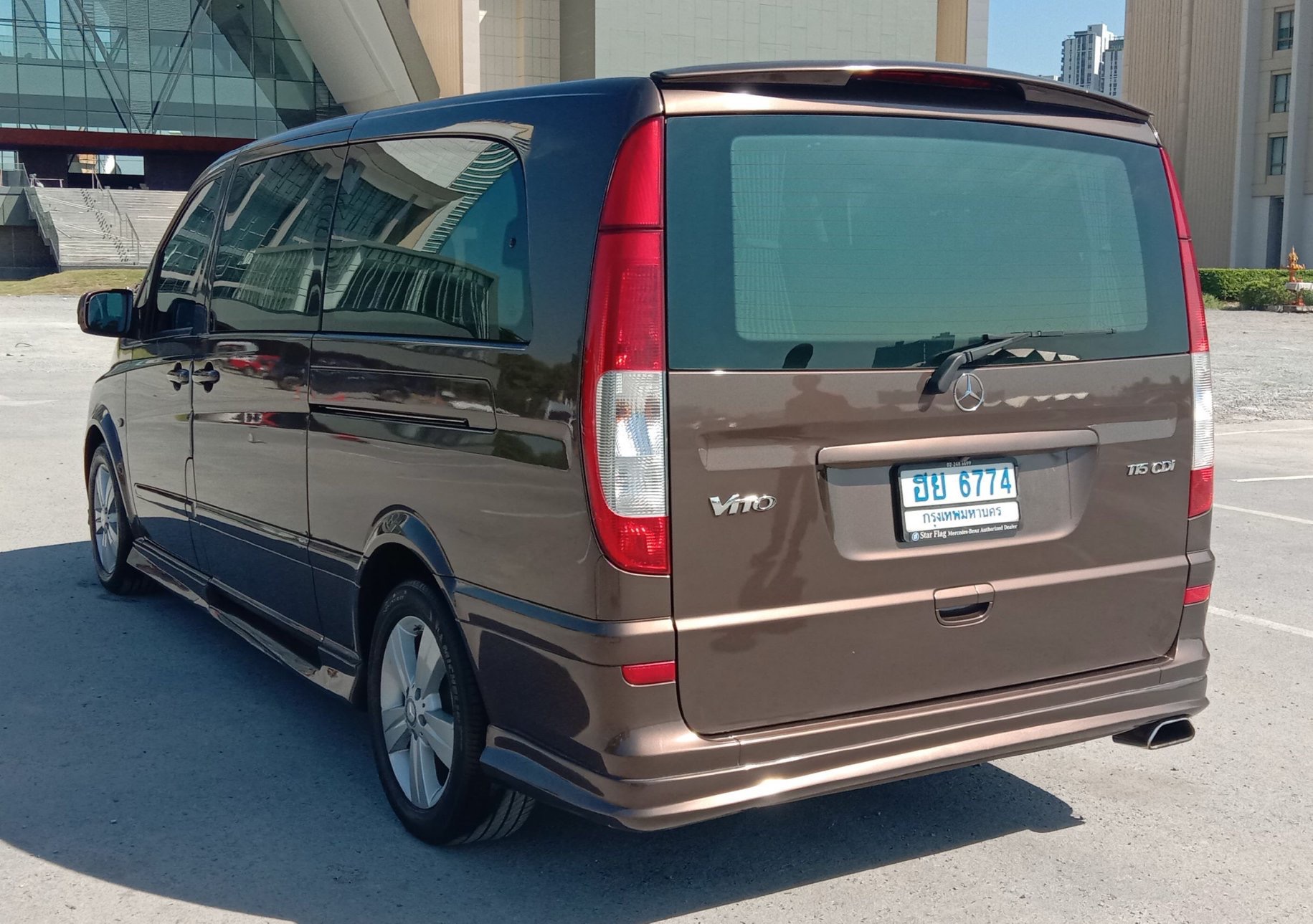 Mercedes-Benz V-Class W639 ปี 2014 สีน้ำตาล