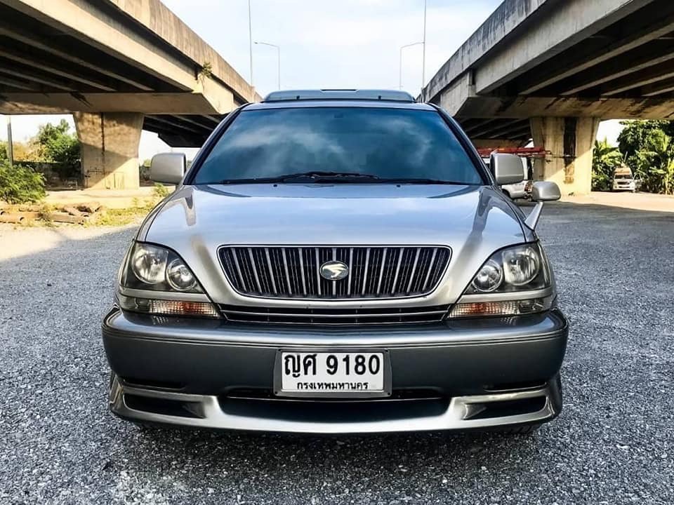 Toyota Harrier ปี 1999 สีเงิน