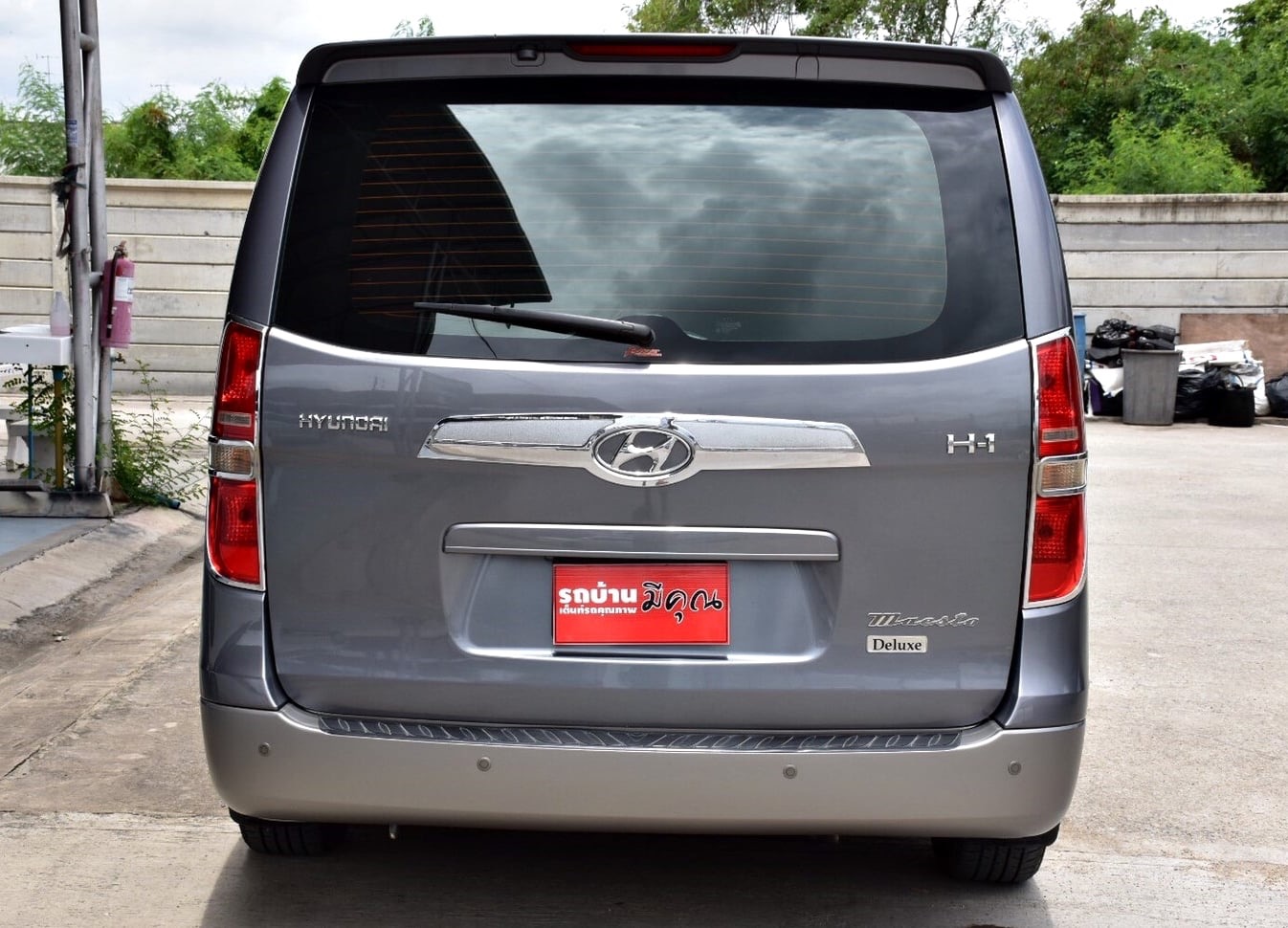 Hyundai H-1 ปี 2010 สีเทา