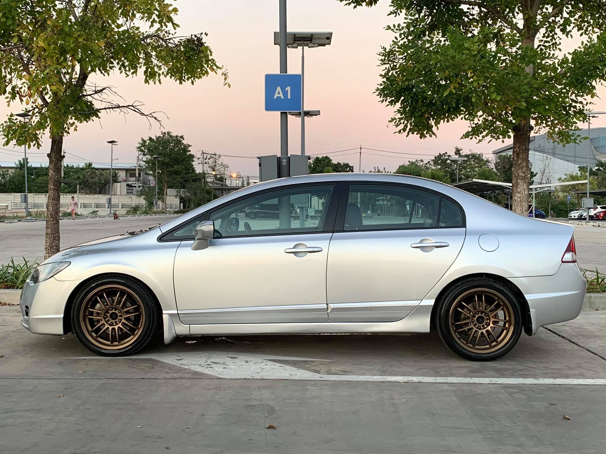 Honda Civic FD ปี 2009 สีเงิน (รูปที่ 4)
