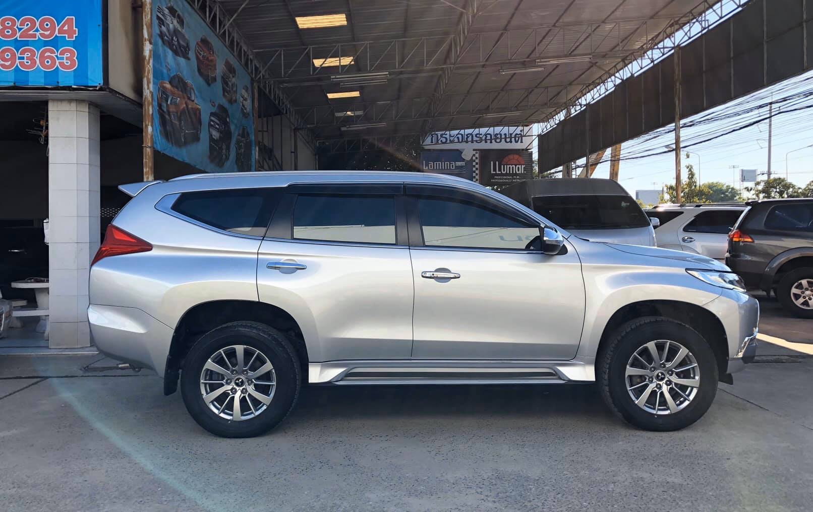 Mitsubishi Pajero Sport ปี 2017 สีเงิน (รูปที่ 8)