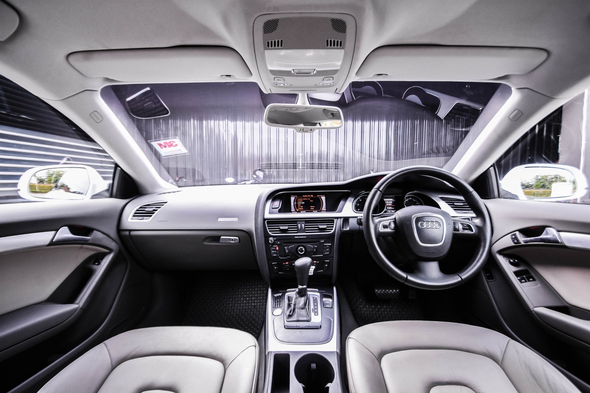 Audi A5 ปี 2011 สีขาว