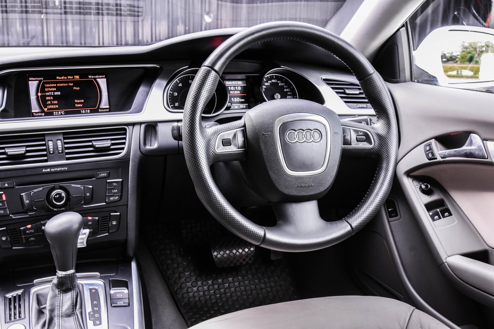 Audi A5 ปี 2011 สีขาว (รูปที่ 4)
