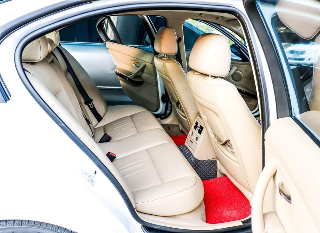 BMW 3 Series Gen5 E90 320d ปี 2009 สีขาว (รูปที่ 7)