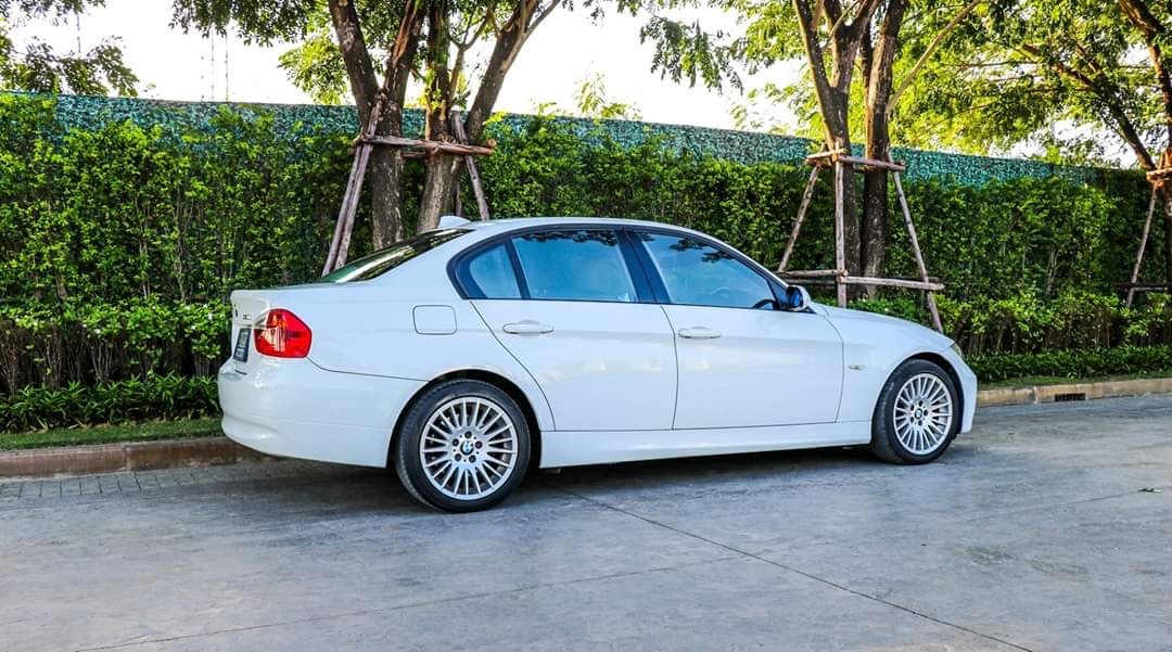 BMW 3 Series Gen5 E90 320d ปี 2009 สีขาว (รูปที่ 4)