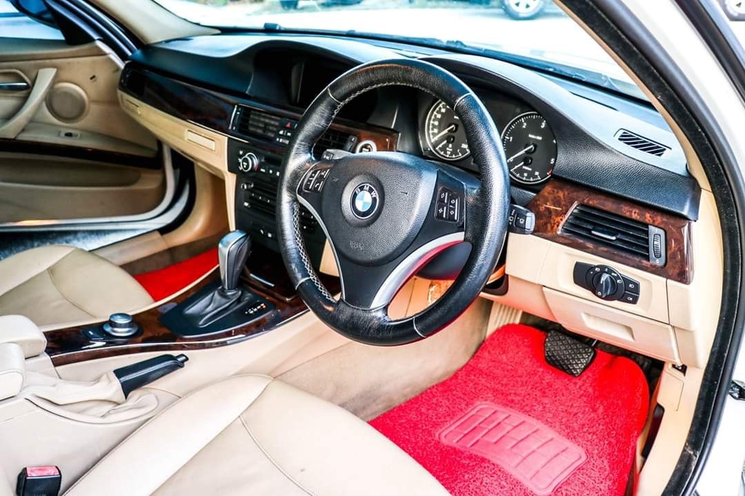 BMW 3 Series Gen5 E90 320d ปี 2009 สีขาว (รูปที่ 6)