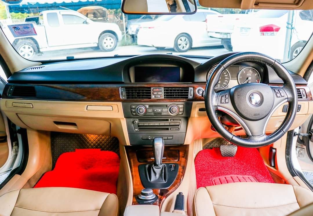 BMW 3 Series Gen5 E90 320d ปี 2009 สีขาว (รูปที่ 8)