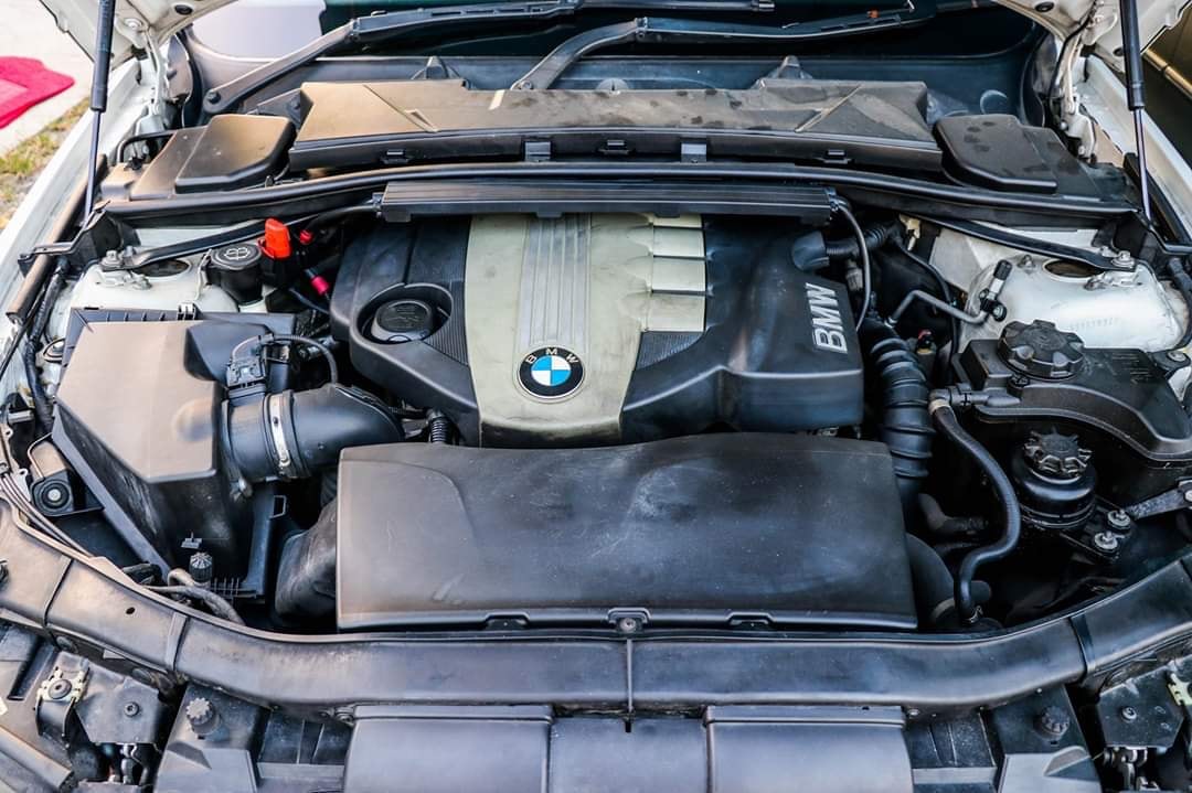 BMW 3 Series Gen5 E90 320d ปี 2009 สีขาว (รูปที่ 9)